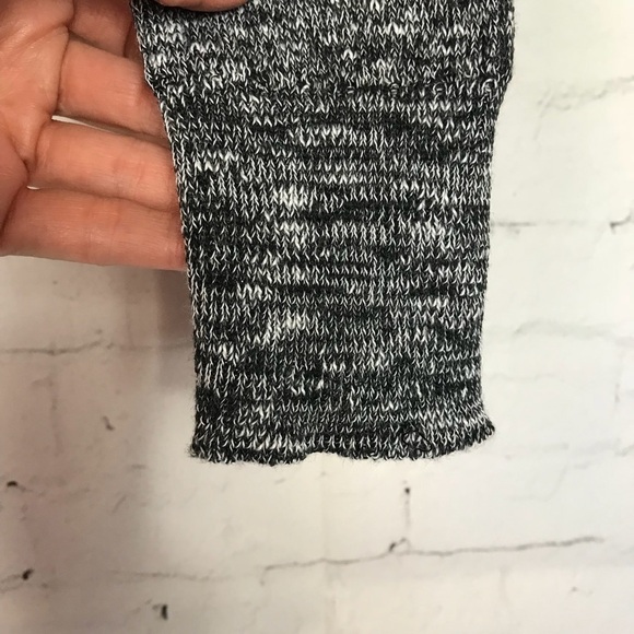 ACTIVE USA V Neck Knit Sweater - Picture 5 of 8